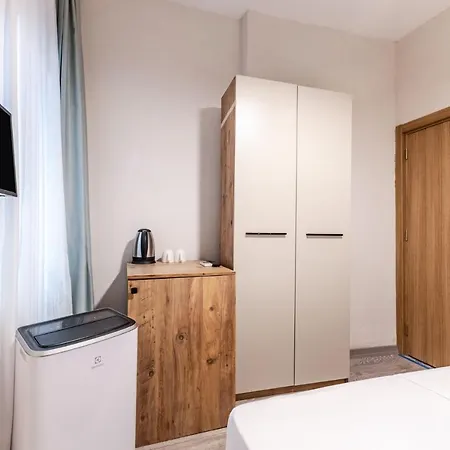 Apartment With Backyard 6 Min To Bull Statue *